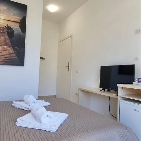 The Sunny Side Apartment