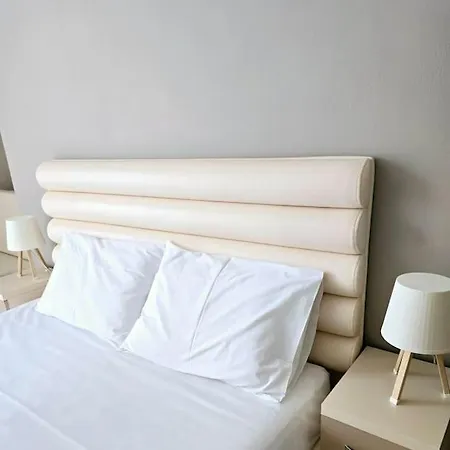 The Sunny Side Himarë