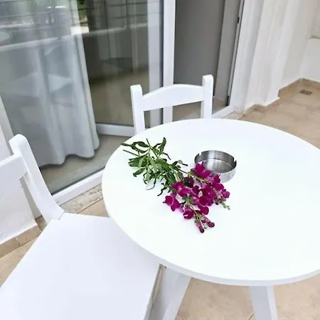 The Sunny Side Apartman *