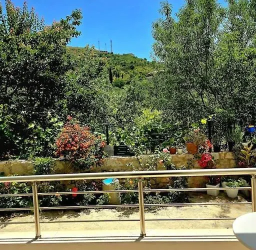 The Sunny Side 公寓